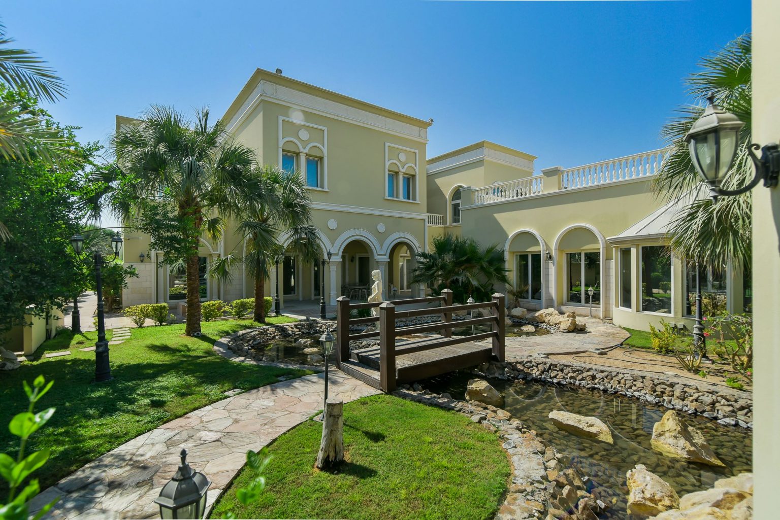 Villa Garden Design Dubai