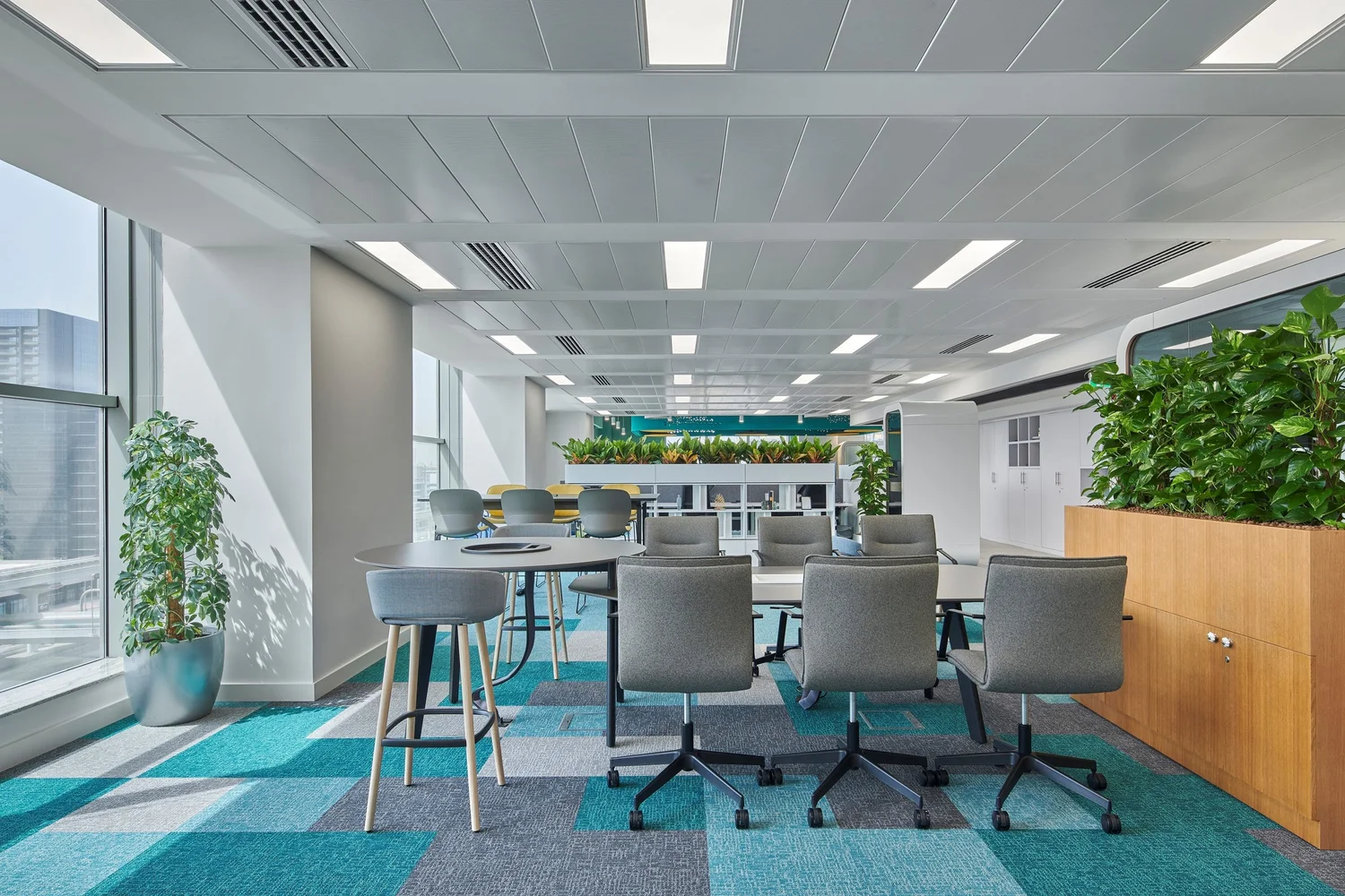 Work with a Top Fitout