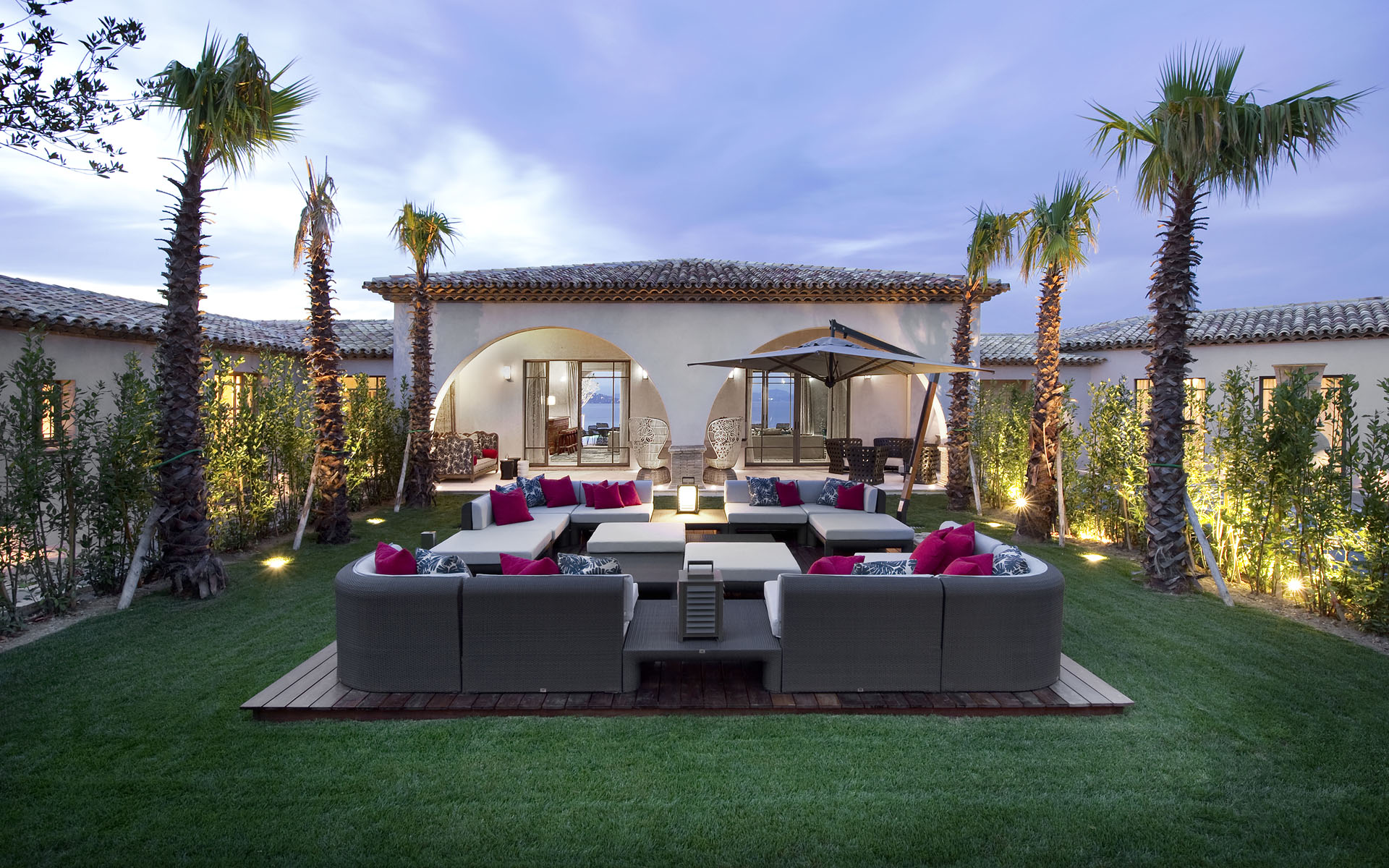 Luxury Villa Garden