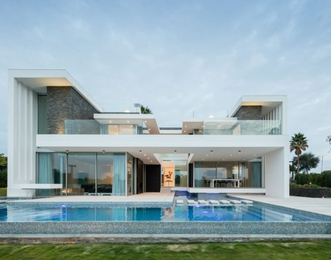 Elegant Villa Garden Design